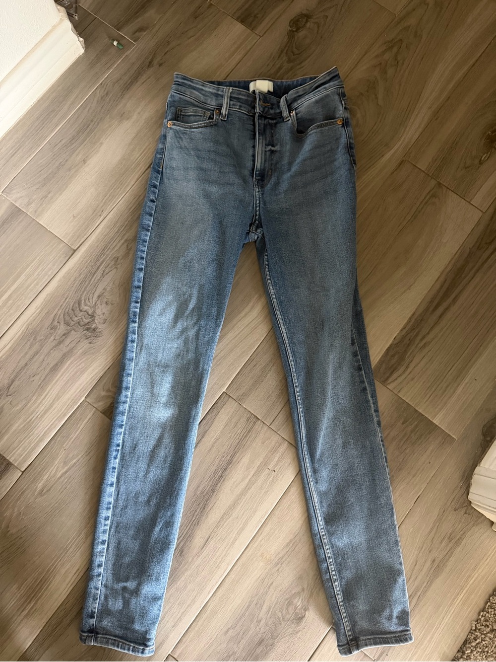 H&M Women's Skinny Jeans in Light Blue Wash